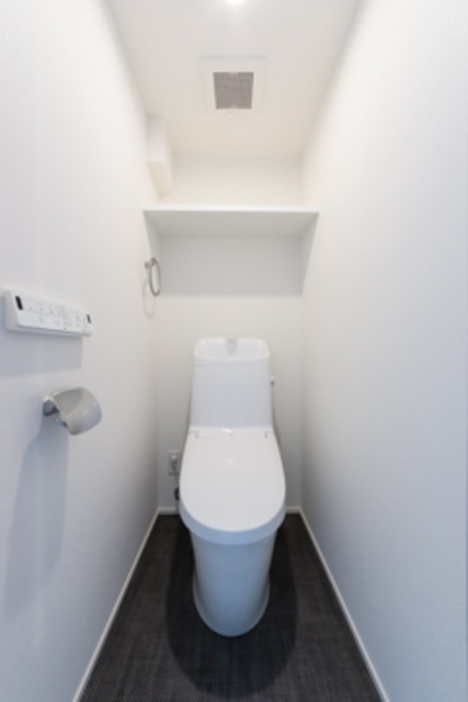 シンプルなトイレ※写真は同タイプ住戸です。