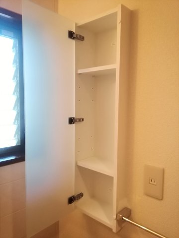 洗面台の収納は独立しています