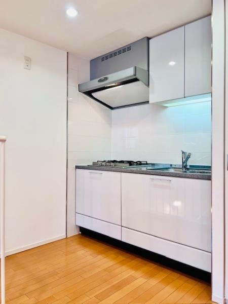 キッチンは一見コンパクトですが・・・？