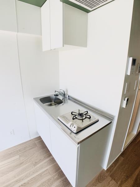 キッチンは小さめで1口コンロなので、お料理好きだとちょっと物足りないかも