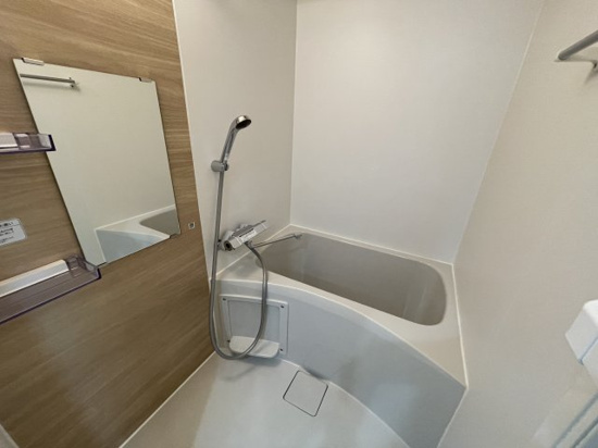 バスルームには浴室乾燥機付き