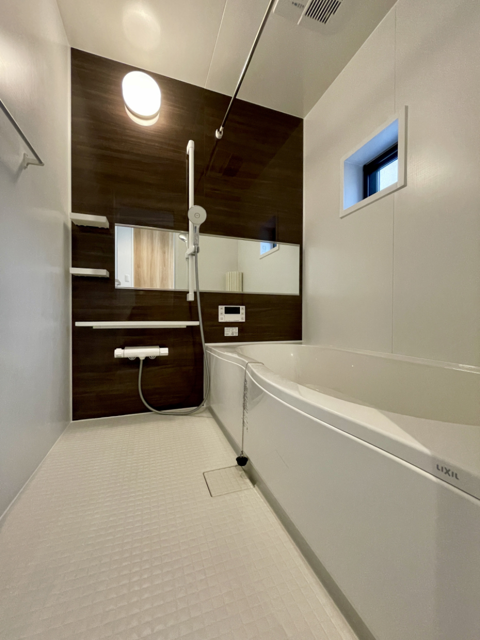浴室乾燥も窓も付いてます◎
