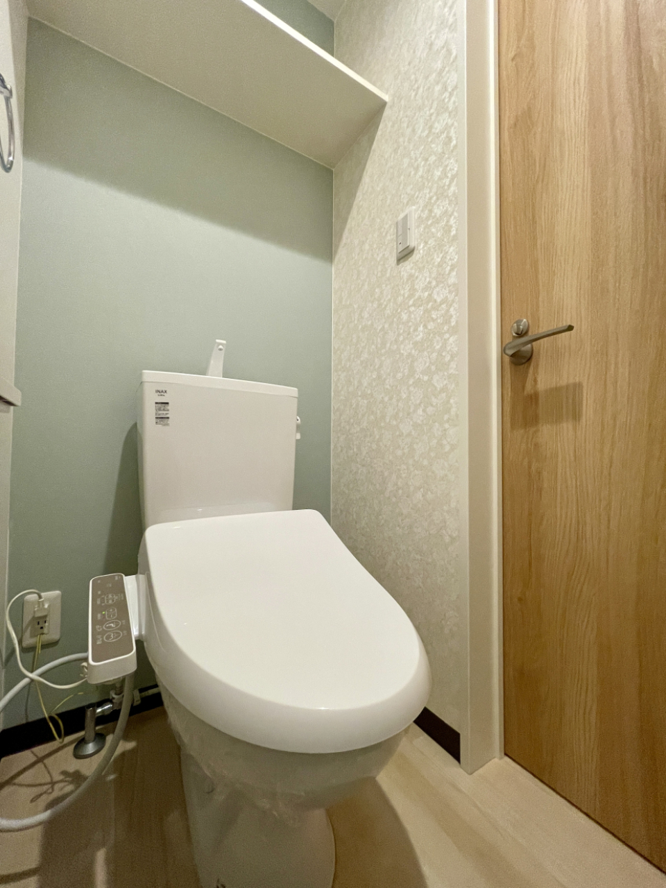 ２階トイレはさわやかな配色