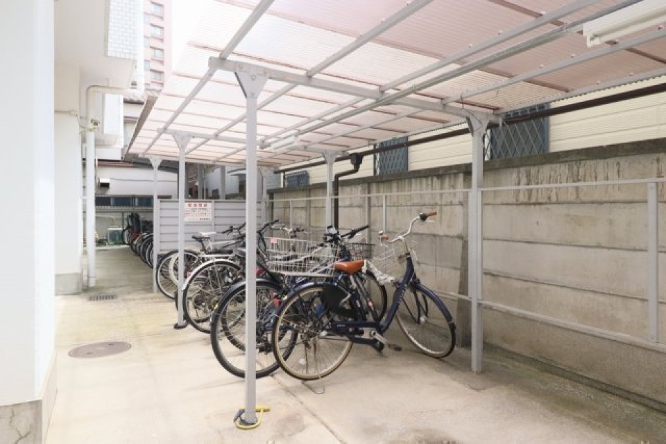 屋根付きの駐輪場