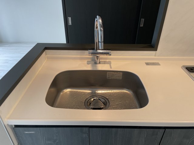 シンクもスマートデザインです。※別号室同タイプ