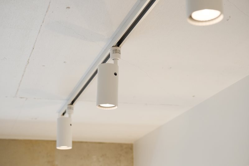 好きな場所を照らせるライティングレール