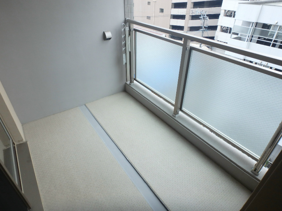 バルコニーは雨が降りこみにくい設計。