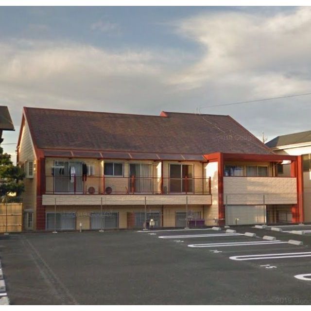 駐車場からの外観