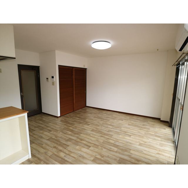 リビングにはクローゼットがあります。