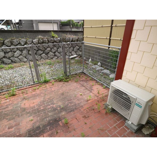 ペット可の物件なのでお庭で一緒に遊べそう