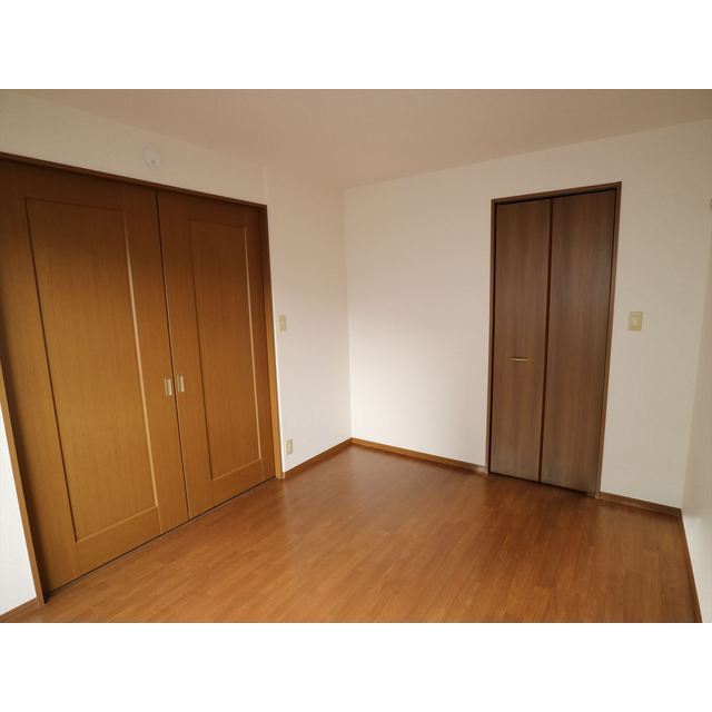 ウォークインクローゼット付きのお部屋。