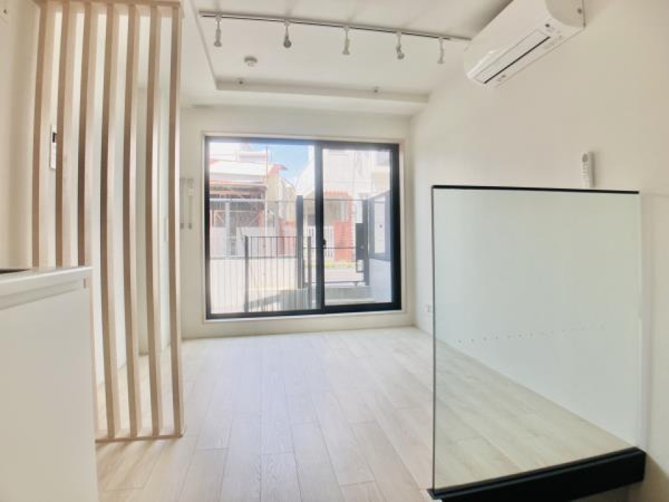 窓が大きくて明るい！