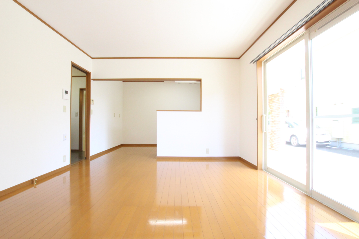 LDK14帖。奥行きが広いので家具が置きやすそう。
