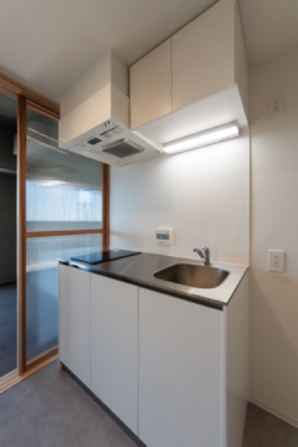 IHコンロ付きのコンパクトキッチン
※写真は同タイプ住戸です