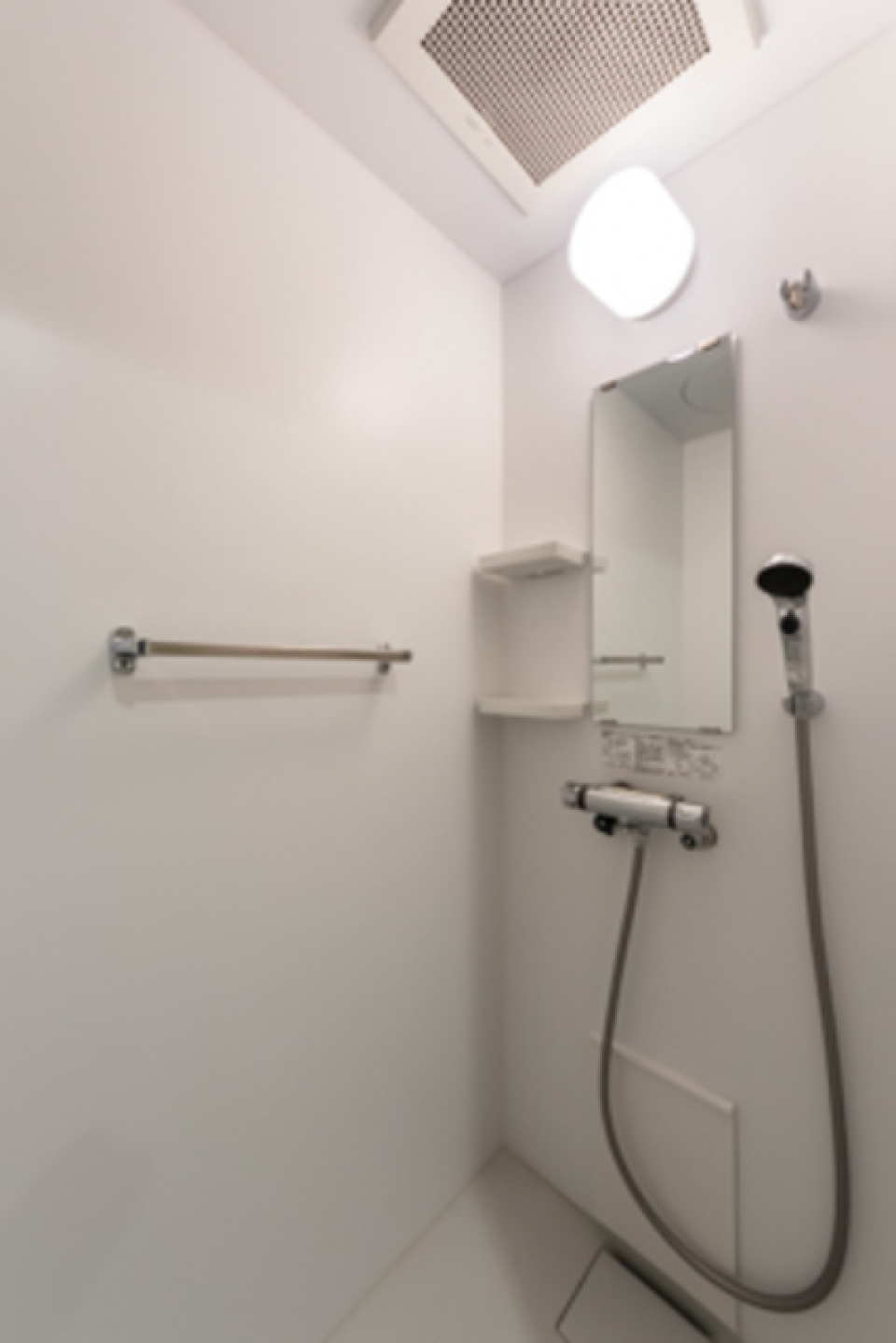 シャワールーム
※写真は同タイプ住戸です。