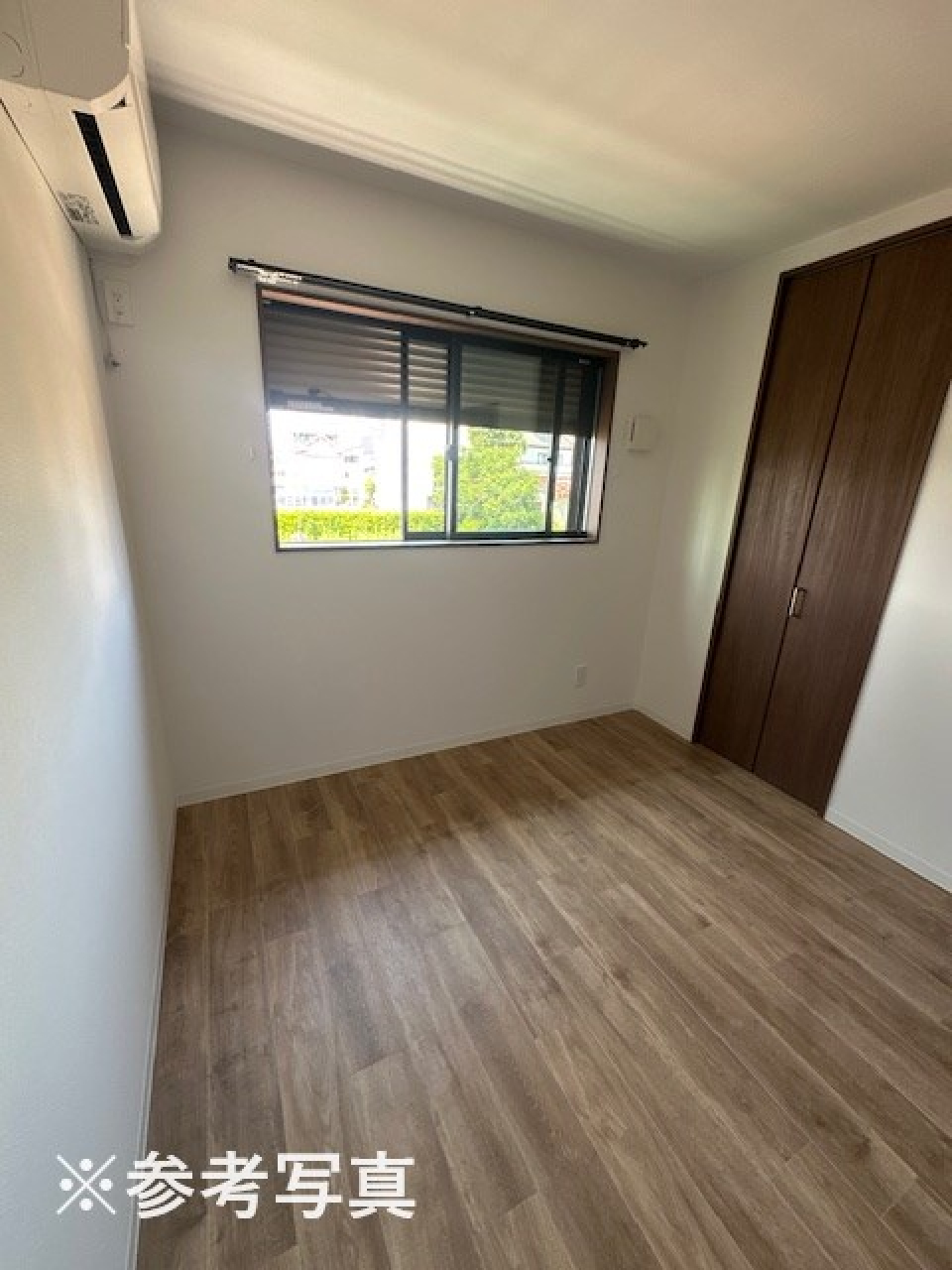 西側洋室4.5帖。