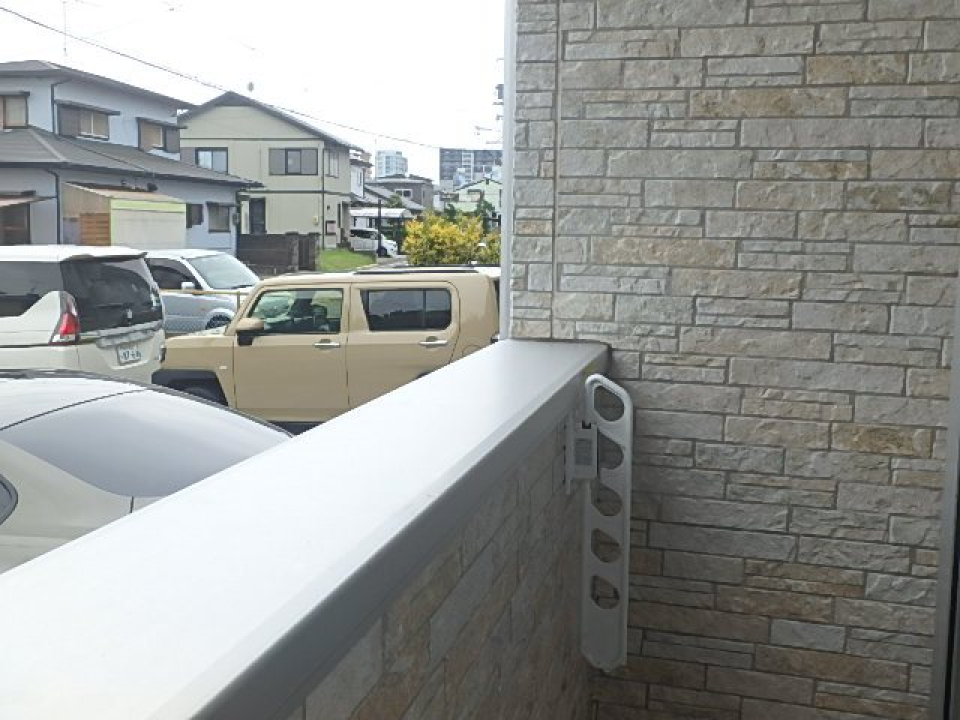 バルコニー　日当たりはまあまあ