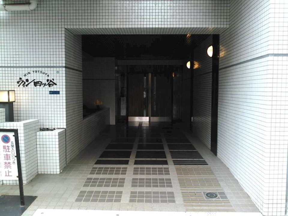 エントランス前