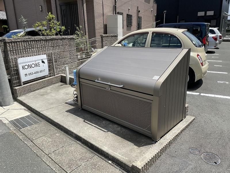 敷地内ゴミ置き場。