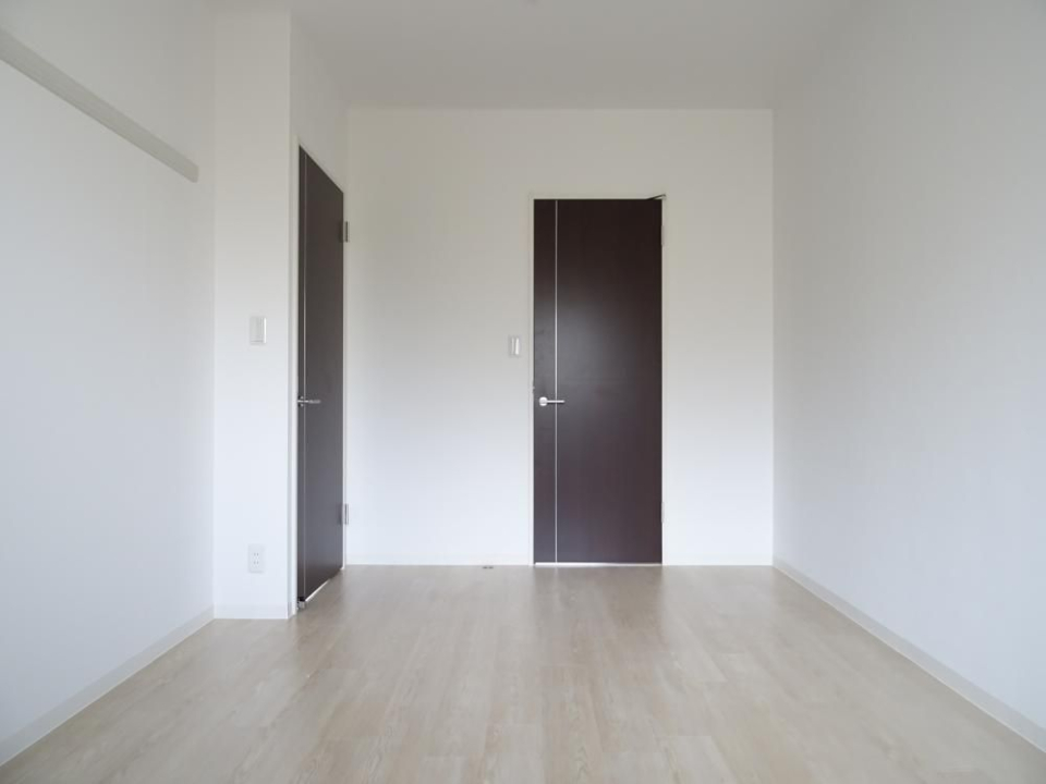 北側洋室　7.37帖