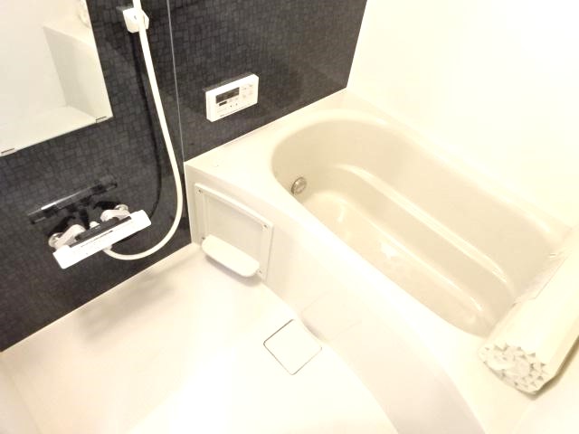 ゆったり浸かれそうなお風呂。