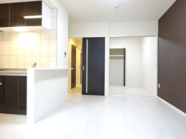 白が基調の空間。