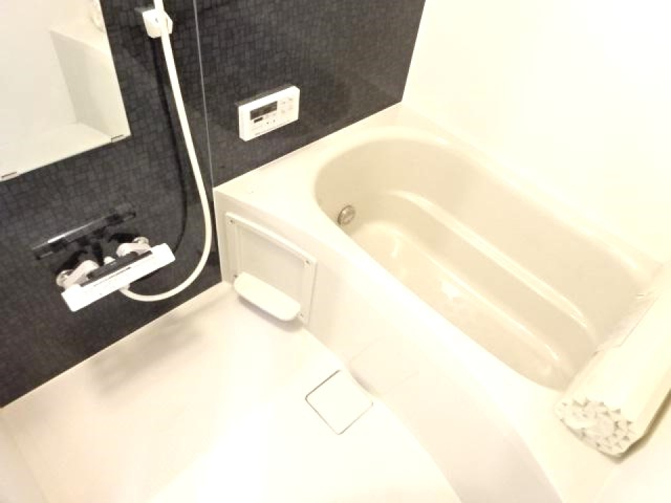 ゆったり浸かれそうなお風呂。