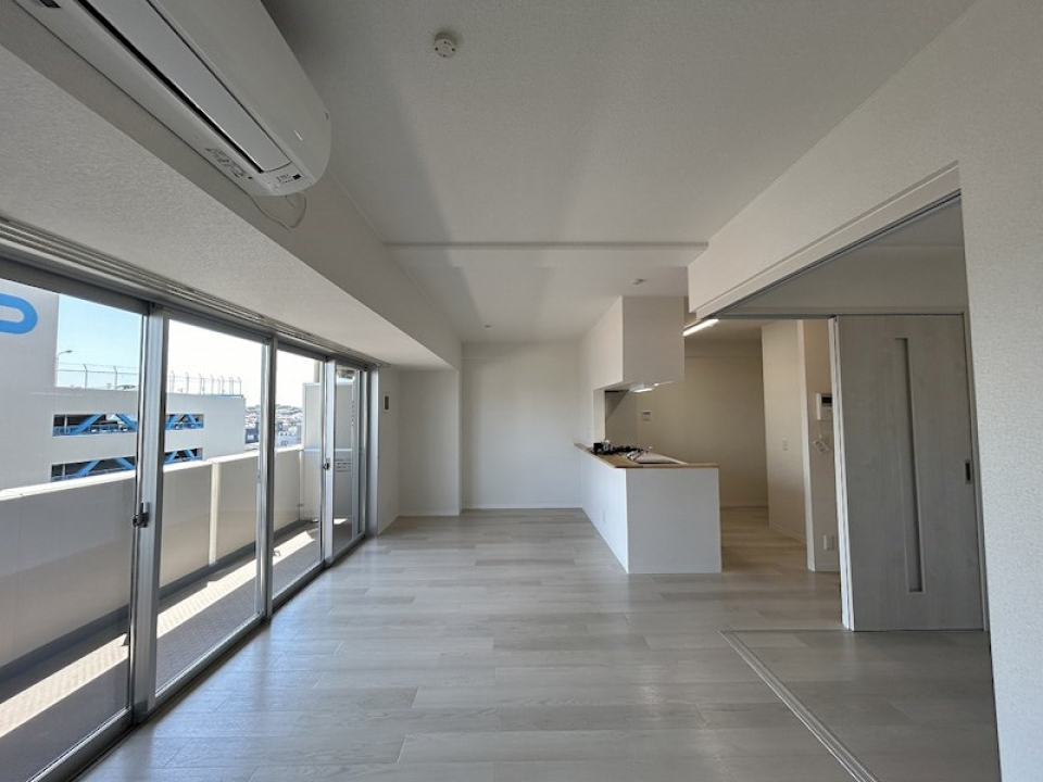 LDKと洋室の間を開放して使うと、開放感抜群