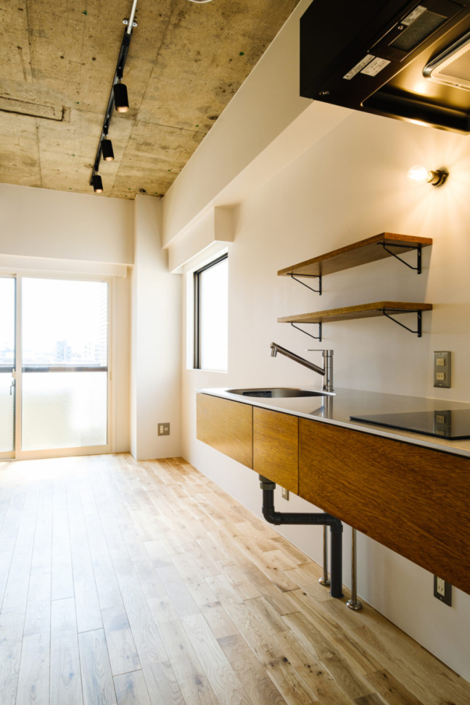 木×ステンレスの組み合わせが素敵なキッチン