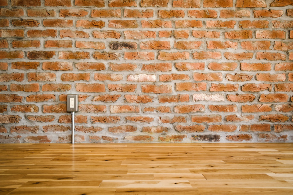 目地をざっくりと不揃いに仕上げて、ラフな雰囲気に