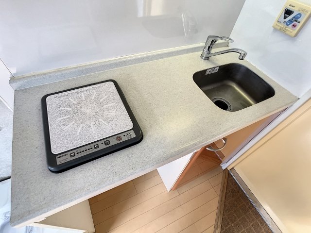 1口IHコンロと小さめのシンク付き
