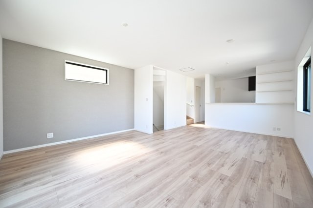 グレーのアクセントクロスが優しい雰囲気を作っています。