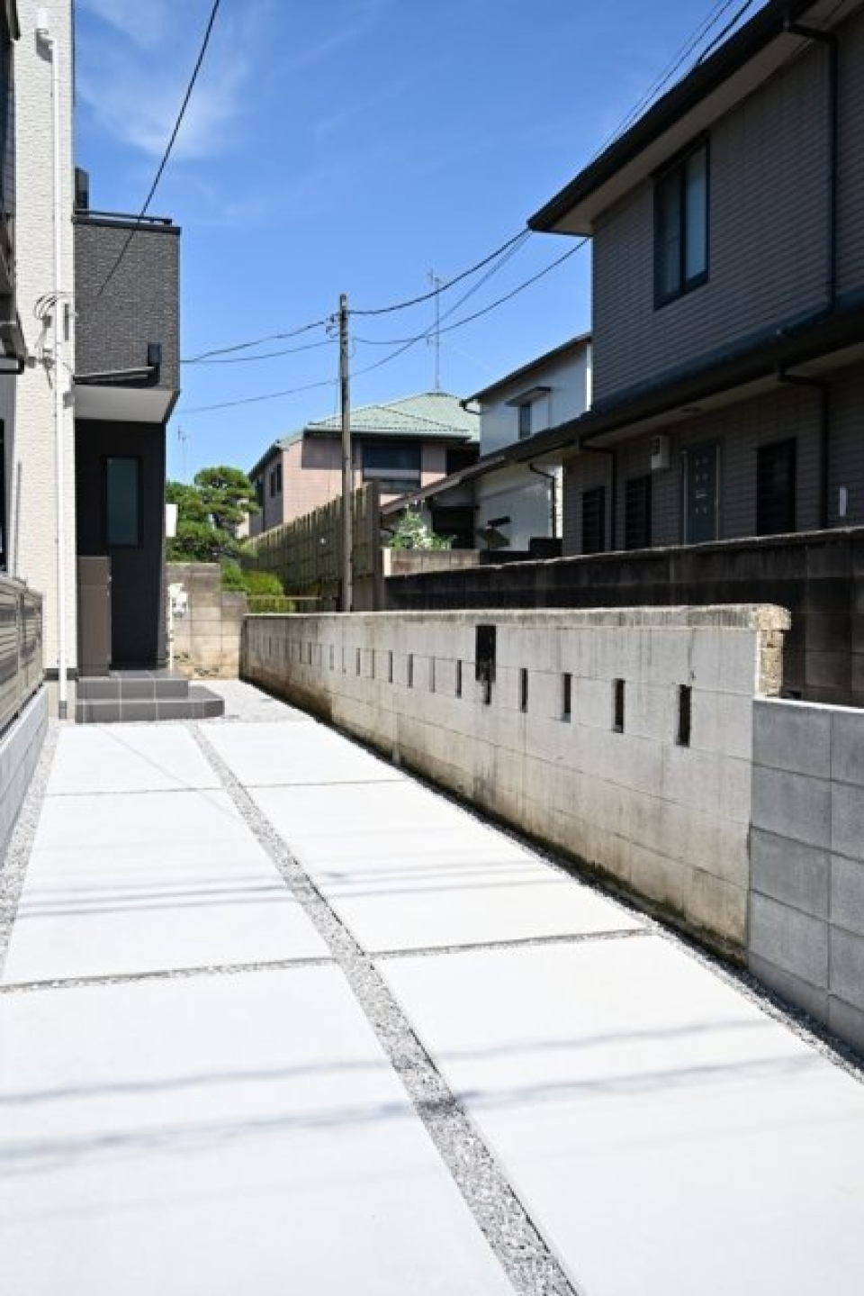 駐車場はこちらに。