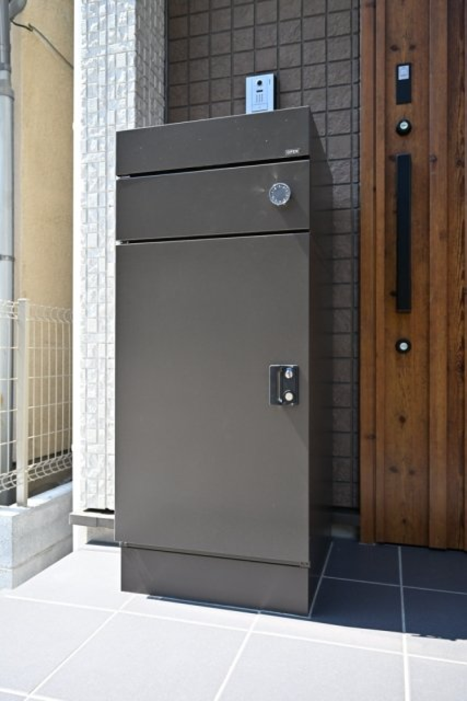 宅配BOX、ついてます。