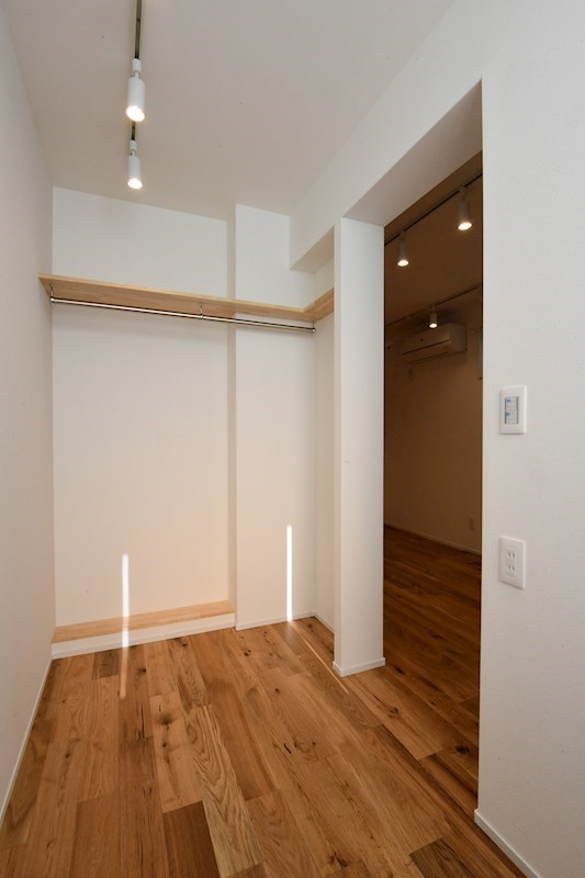 クローゼットはオープンタイプ