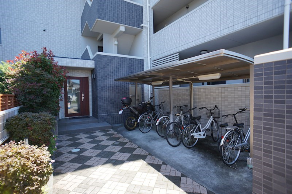エントランス・駐輪場