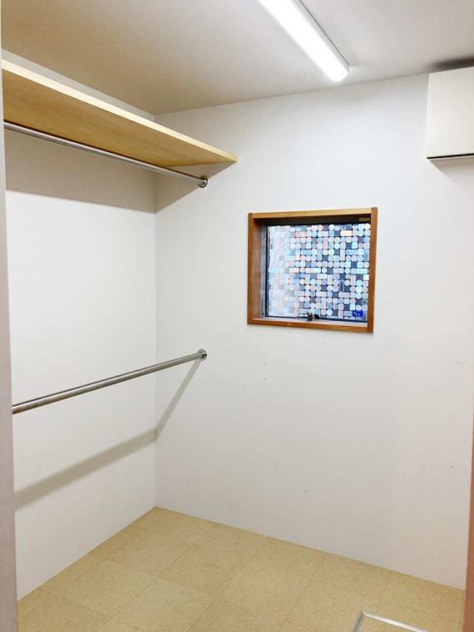 玄関収納はファミリークローゼットのような役割を担える広さがあります