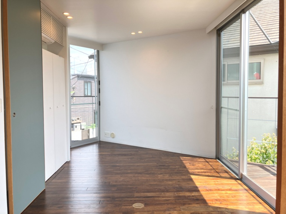 変わった形なので家具の配置は工夫が必要そう。