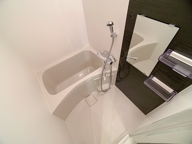 バスルームには浴室乾燥機付き