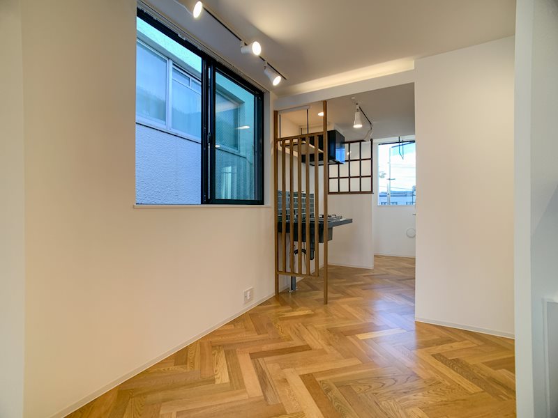 美しいヘリンボーンの床がお気に入り