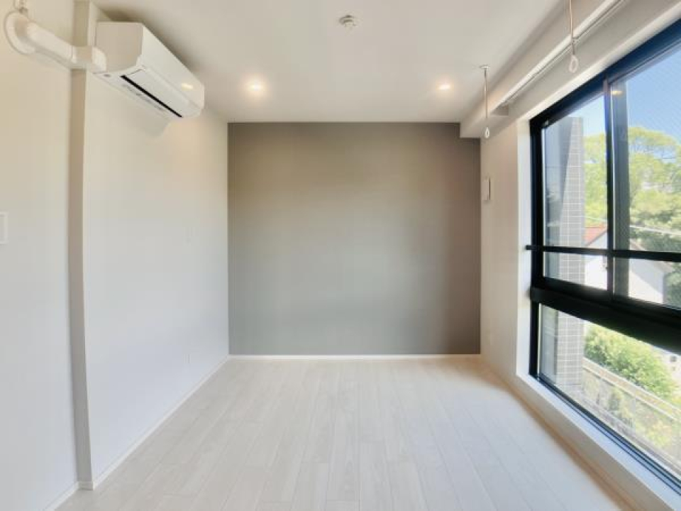 こちらは寝室かな。