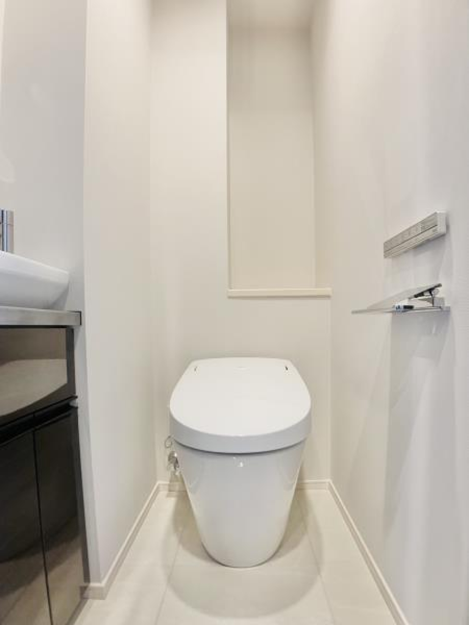 トイレにも専用の手洗い付きです。