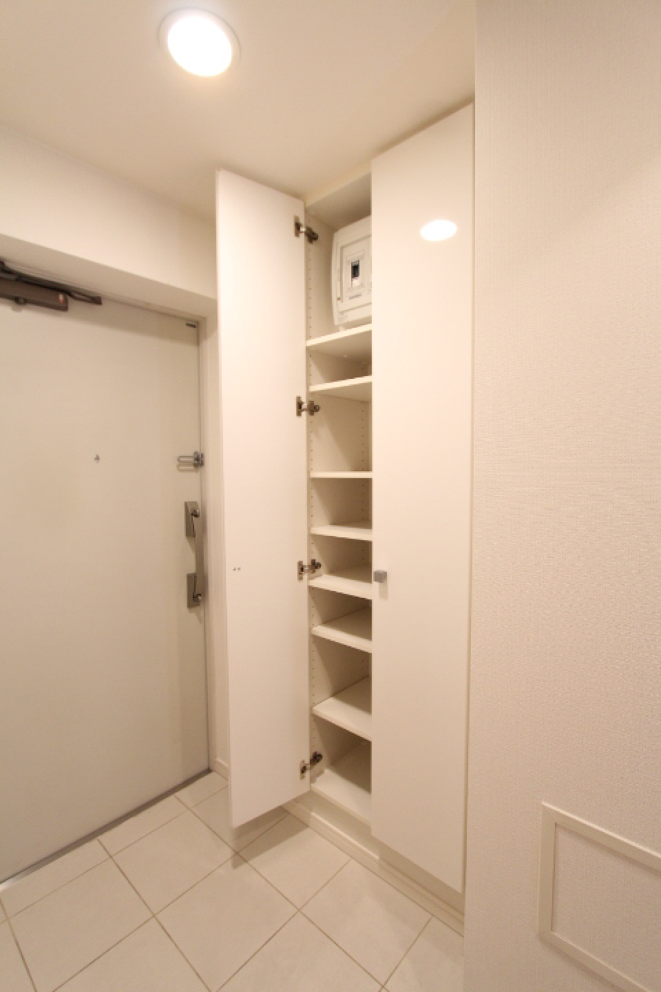 シューズクローク※反転タイプの写真です