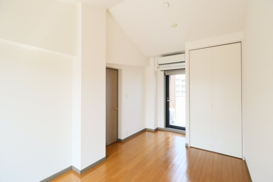 「洋室2」も、実は二面採光。どのお部屋にいても明るいです。