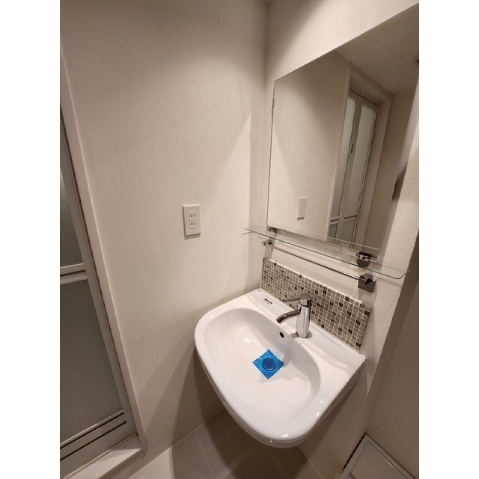 ちょっと使いのタイルが可愛い洗面台。