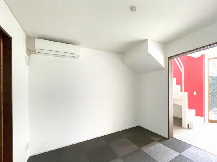 玄関から続いているので、趣味部屋とするのも良いですね。