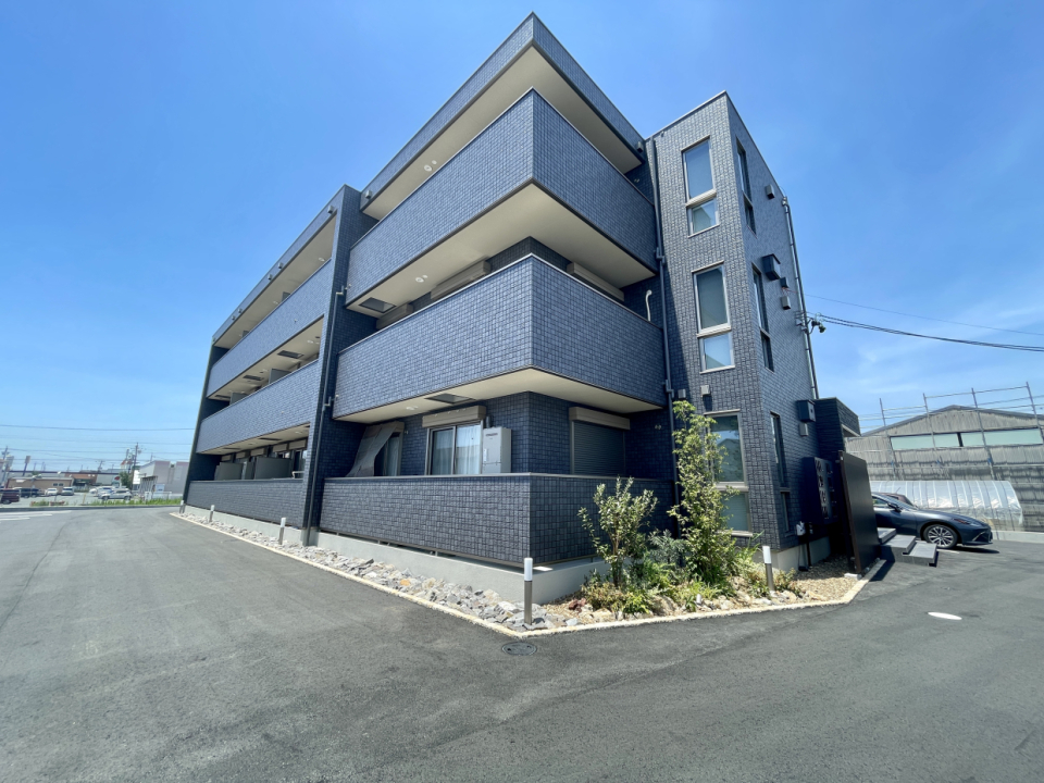 ホテル？アパート？！オートロック付きの凛としたたたずまい