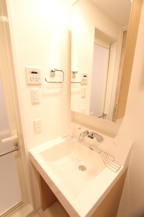 色が異なる場合がございますので、現地にて確認下さい。※参考写真