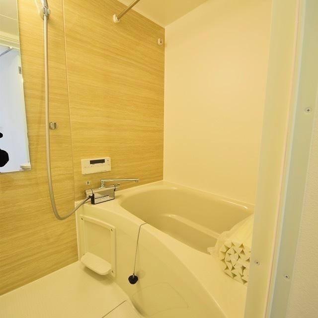 浴室乾燥機付きのバスルーム