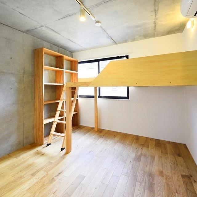 ウッドとコンクリートの組み合わせが良き！